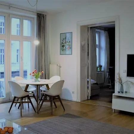 Bright & Lovely Apartment City Centre